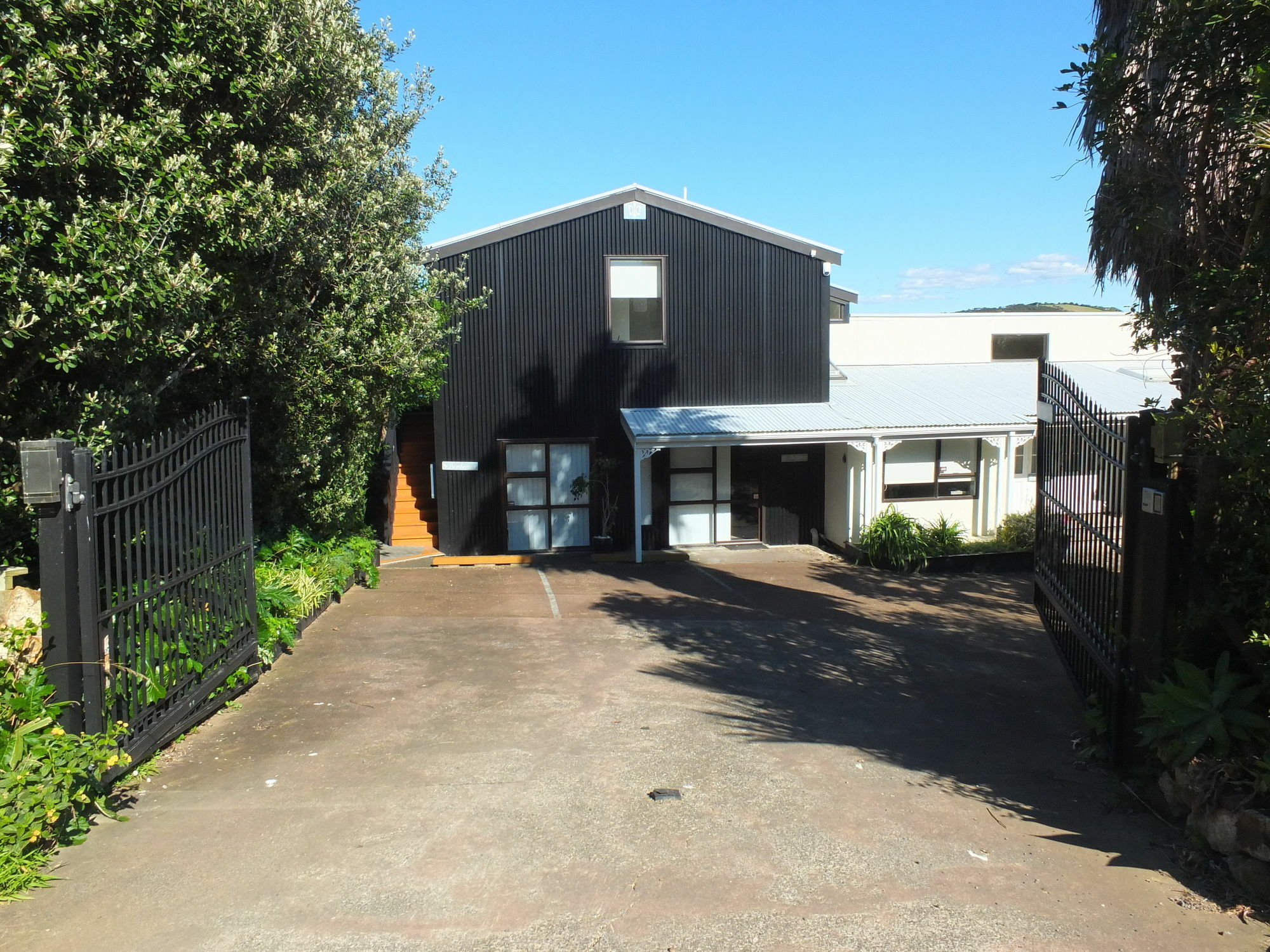 Le Chalet Waiheke Apartments Ostend Exterior foto